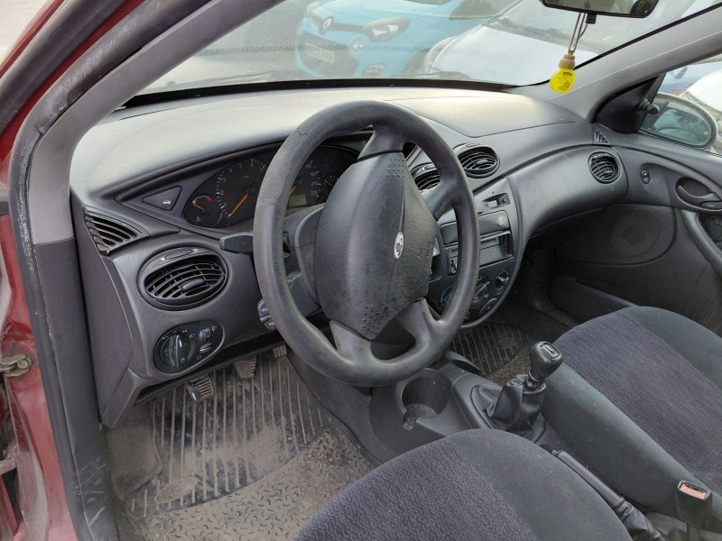 ford focus i turnier (dnw) del año 2000