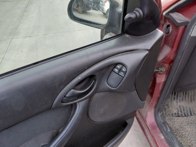 ford focus i turnier (dnw) del año 2000