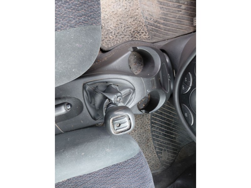 ford focus i turnier (dnw) del año 2000