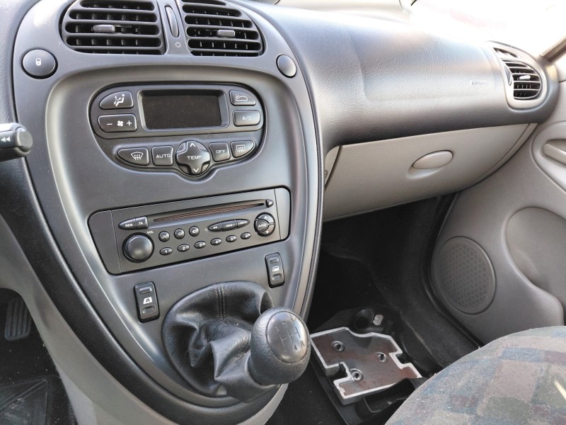 citroën xsara picasso (n68) del año 2002