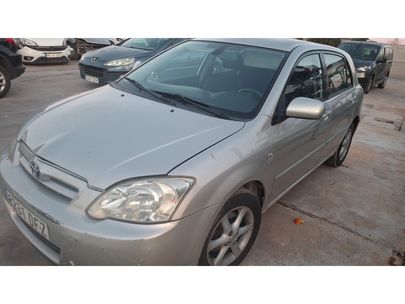 toyota corolla (_e12_) del año 2005