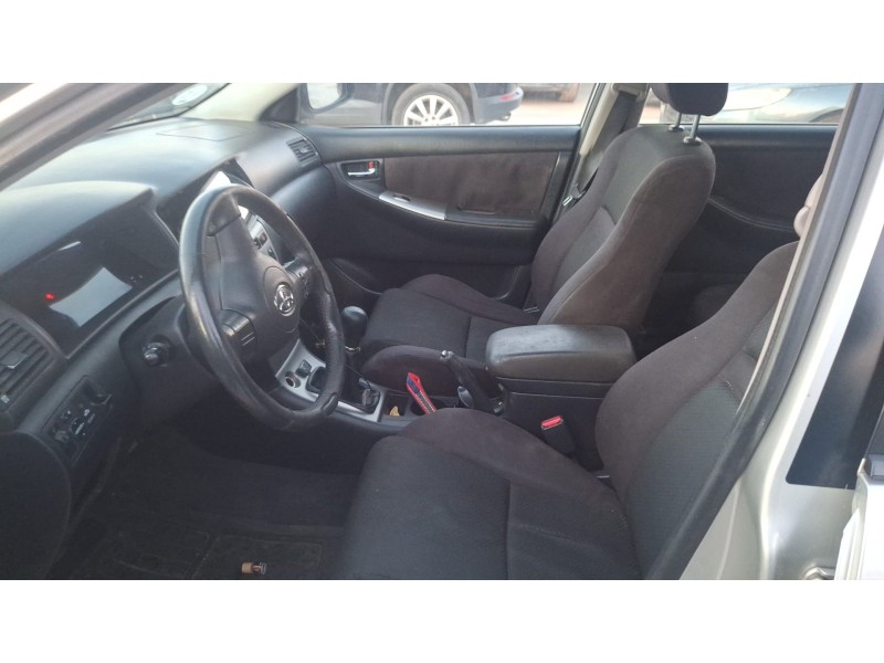 toyota corolla (_e12_) del año 2005