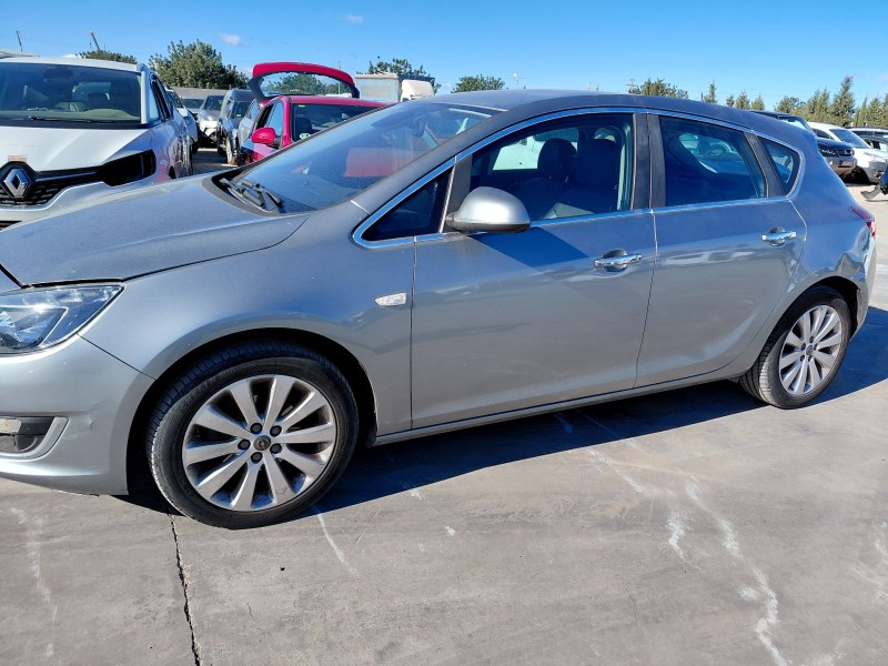 opel astra j (p10) del año 2013