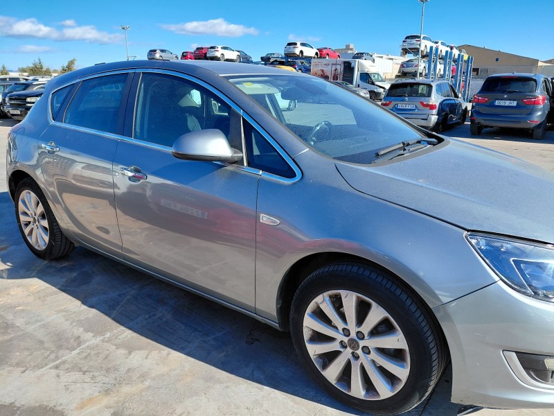 opel astra j (p10) del año 2013