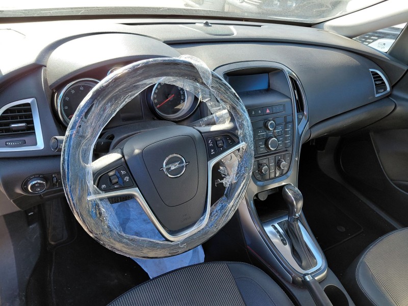 opel astra j (p10) del año 2013