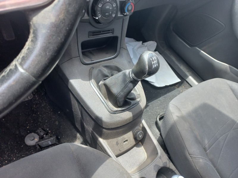 ford fiesta (ccn) del año 2012