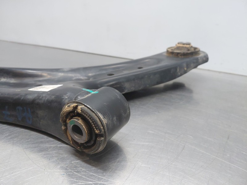 Recambio de brazo suspension inferior delantero derecho para hyundai bayon hybrid referencia OEM IAM   