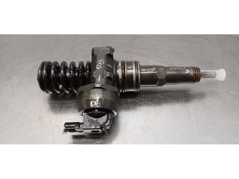 Recambio de inyector para volkswagen golf v berlina (1k1) trendline referencia OEM IAM 038130079GX 0986441559 