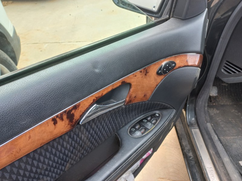 mercedes-benz clase e (w211) berlina del año 2003