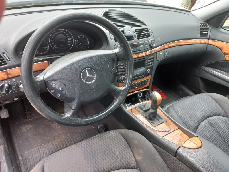 mercedes-benz clase e (w211) berlina del año 2003