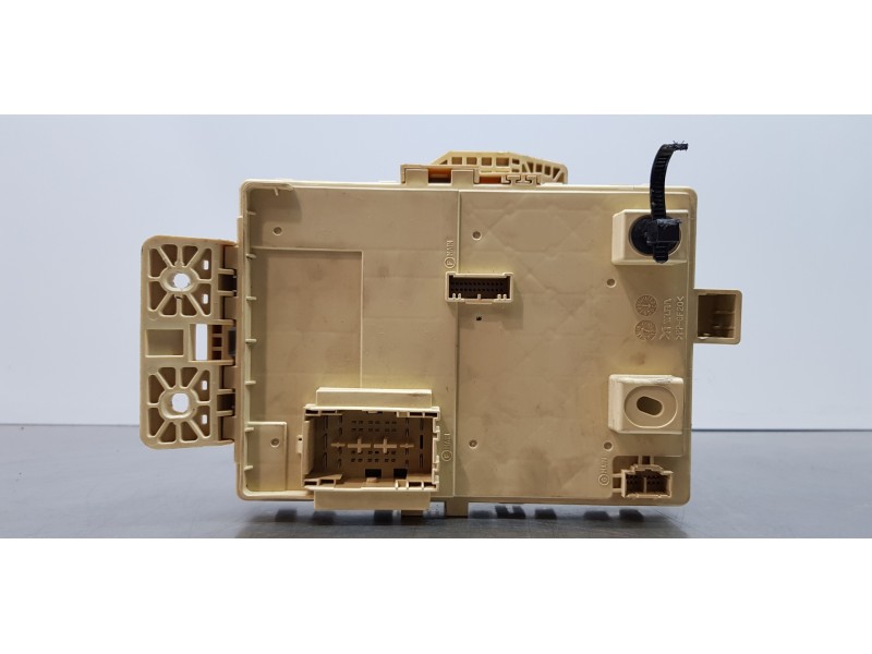 Recambio de caja reles / fusibles para hyundai kona klass 2wd referencia OEM IAM 91950J9081  