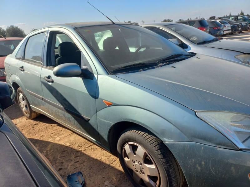 ford focus berlina (cak) del año 2001