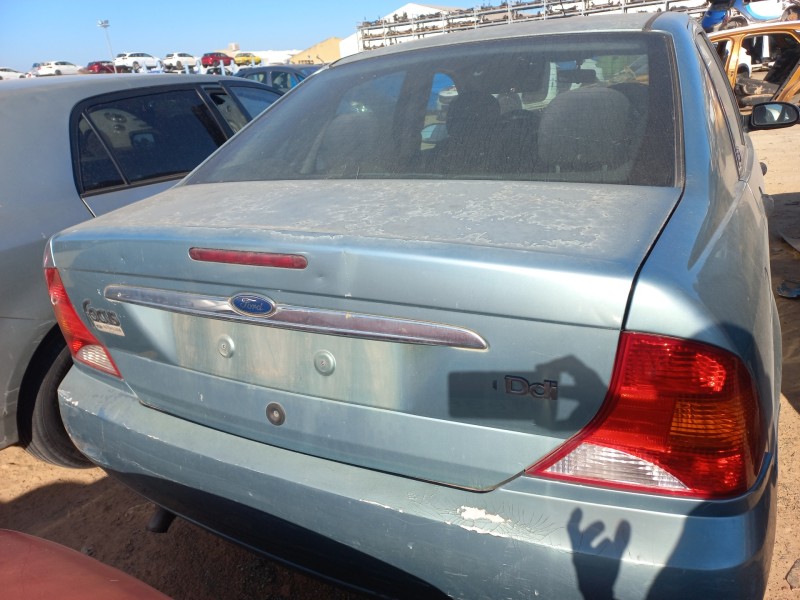 ford focus berlina (cak) del año 2001