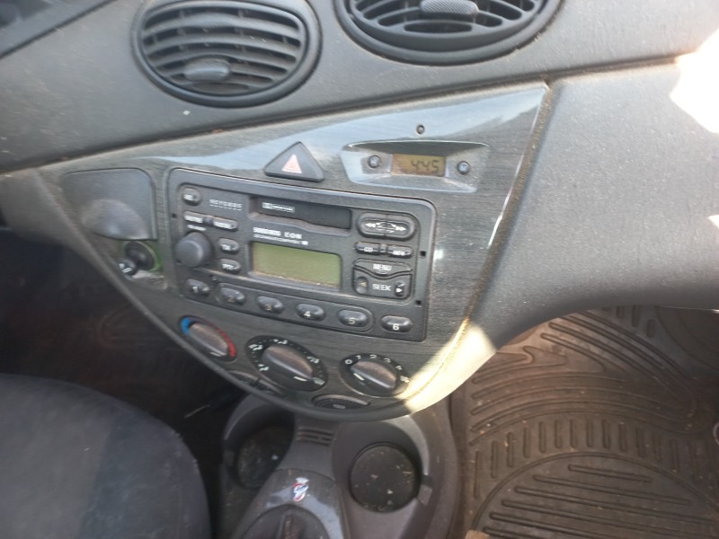 ford focus berlina (cak) del año 2001