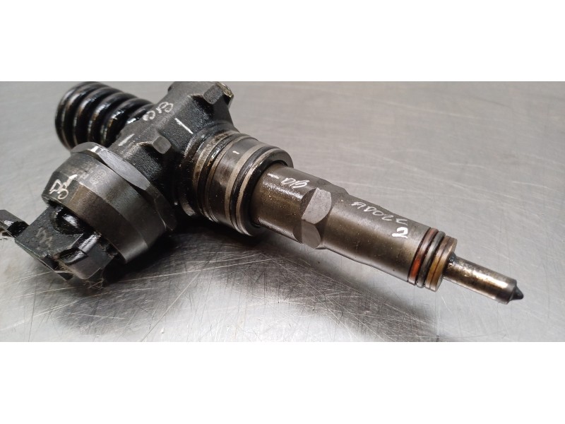 Recambio de inyector para volkswagen golf v berlina (1k1) trendline referencia OEM IAM 038130079GX 0986441559 