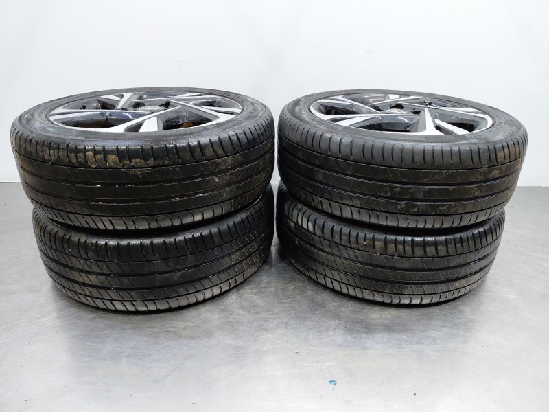 Recambio de juego llantas para toyota c-hr hybrid referencia OEM IAM   