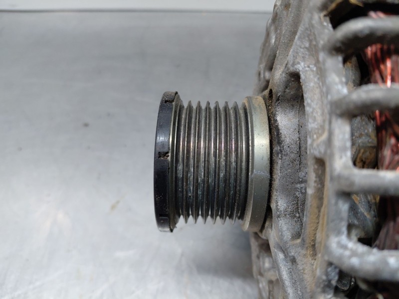 Recambio de alternador para nissan x-trail (t32) acenta referencia OEM IAM   