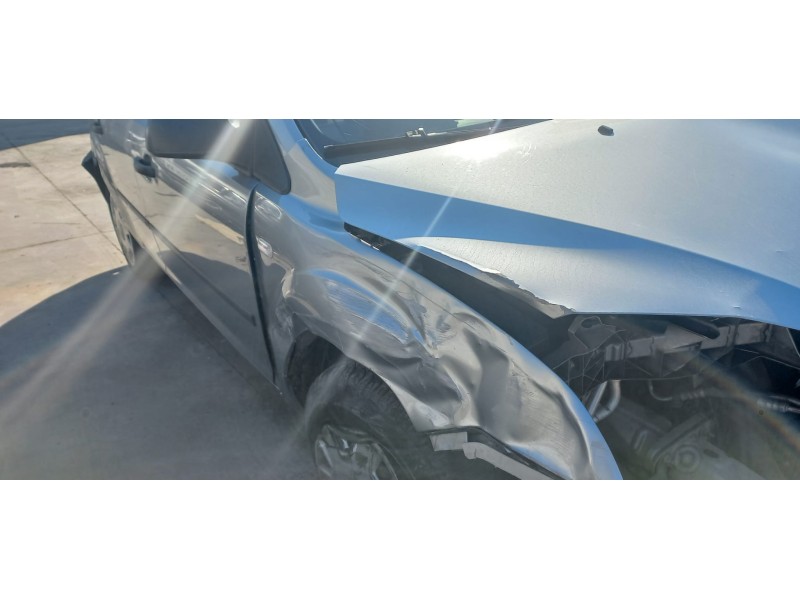 ford focus berlina (cap) del año 2005