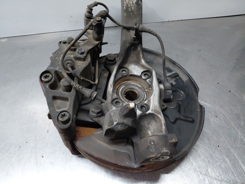 Recambio de mangueta delantera izquierda para audi a4 avant (8e) confort referencia OEM IAM 8E0407253H  