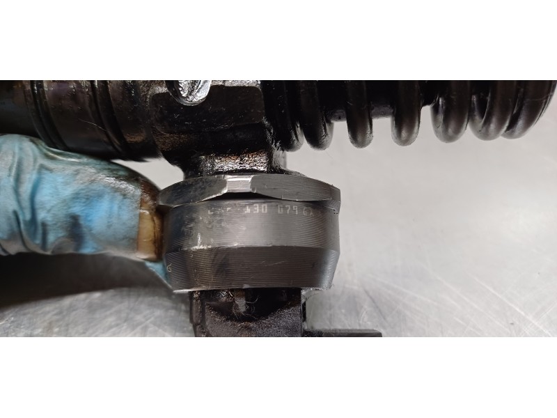 Recambio de inyector para volkswagen golf v berlina (1k1) trendline referencia OEM IAM 038130079GX 0986441559 