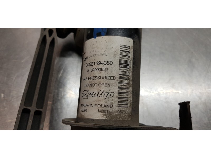 Recambio de amortiguador trasero izquierdo para jeep renegade limited 4x2 referencia OEM IAM 52139438  