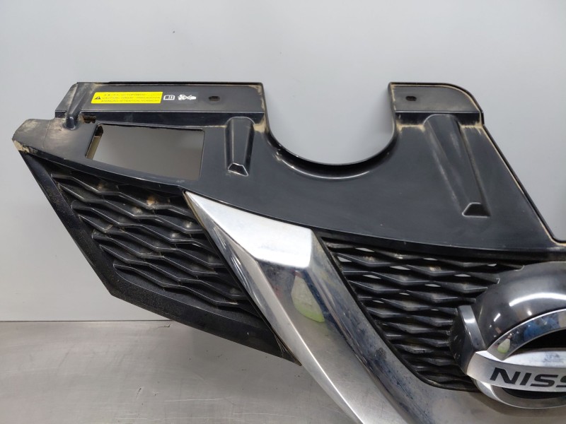 Recambio de rejilla delantera para nissan x-trail (t32) acenta referencia OEM IAM   
