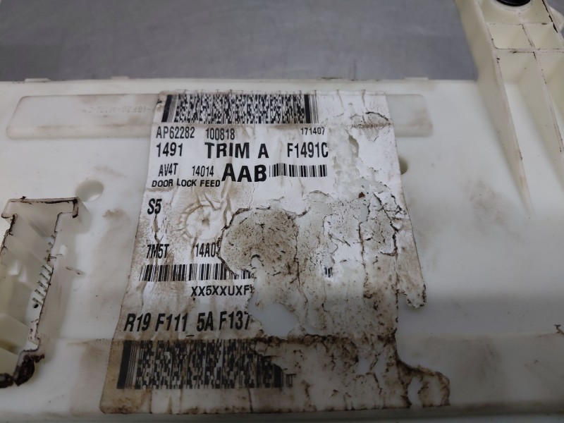 Recambio de caja reles / fusibles para ford kuga (cbv) trend referencia OEM IAM   