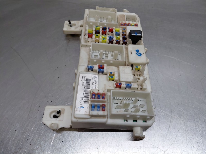 Recambio de caja reles / fusibles para ford kuga (cbv) trend referencia OEM IAM   