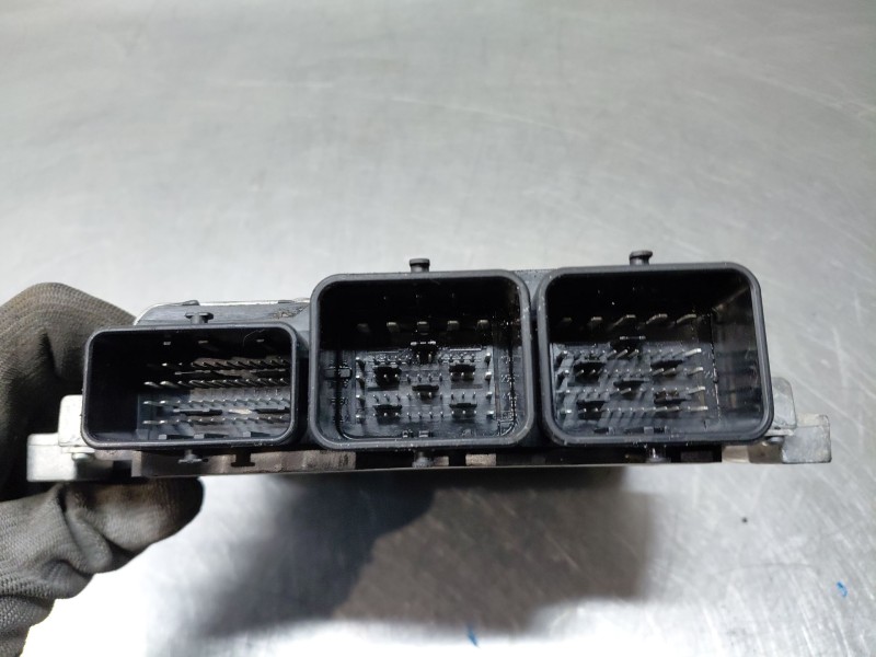 Recambio de centralita motor uce para ford kuga i 2.0 tdci referencia OEM IAM 97RI010012  