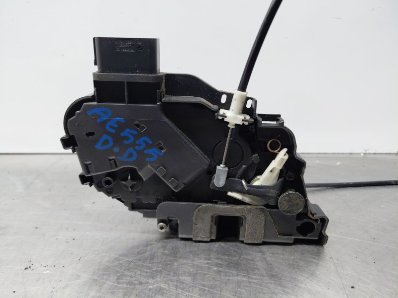 Recambio de cerradura puerta delantera derecha para ford kuga i 2.0 tdci referencia OEM IAM 1523307  