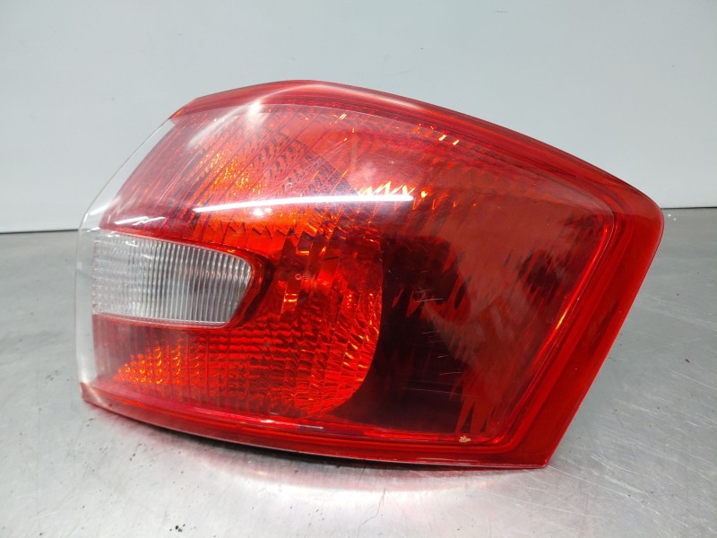 Recambio de piloto trasero derecho para ford kuga i 2.0 tdci referencia OEM IAM   