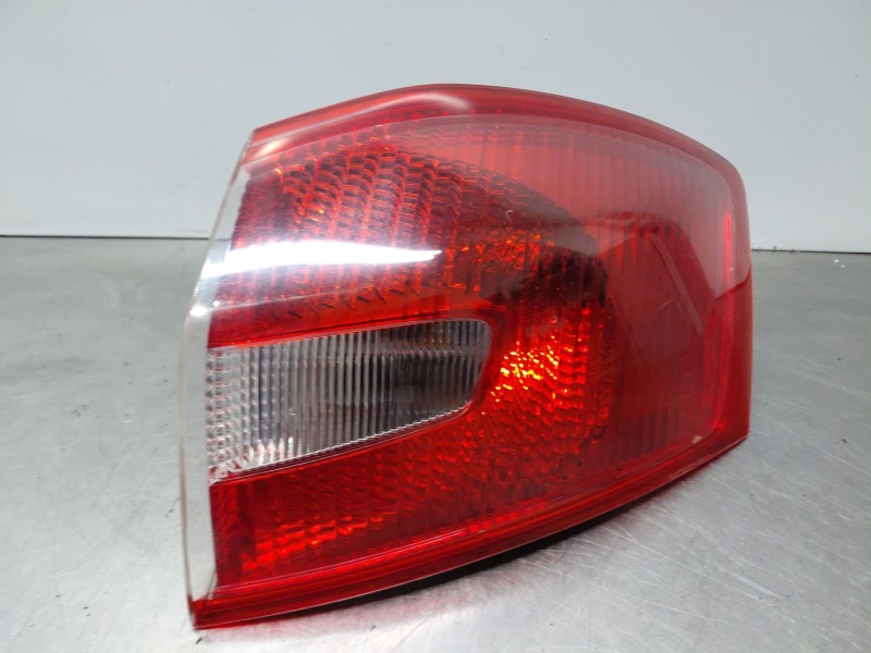 Recambio de piloto trasero derecho para ford kuga i 2.0 tdci referencia OEM IAM   