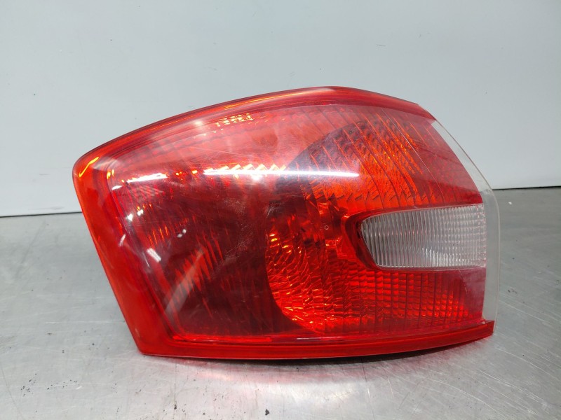 Recambio de piloto trasero izquierdo para ford kuga i 2.0 tdci referencia OEM IAM   