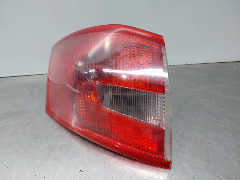 Recambio de piloto trasero izquierdo para ford kuga i 2.0 tdci referencia OEM IAM   