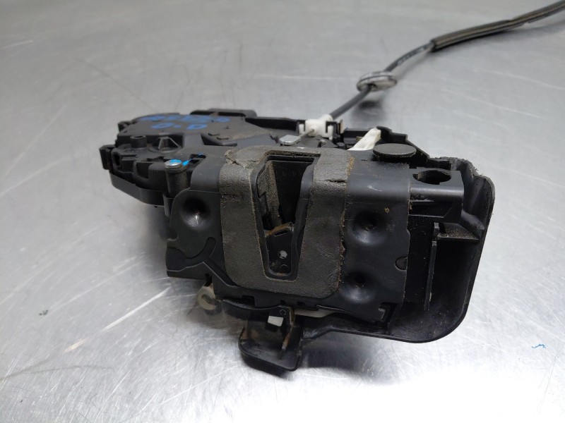 Recambio de cerradura puerta delantera derecha para ford kuga i 2.0 tdci referencia OEM IAM   