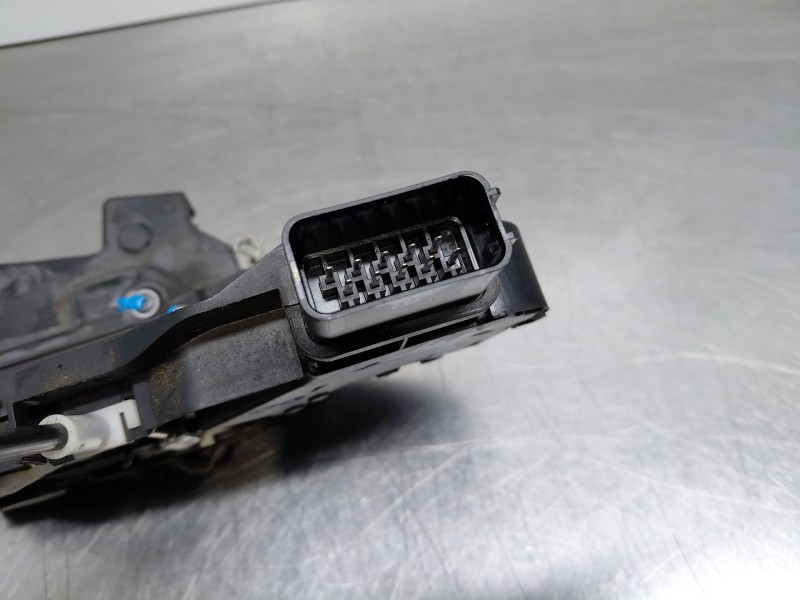 Recambio de cerradura puerta delantera izquierda para ford kuga i 2.0 tdci referencia OEM IAM   