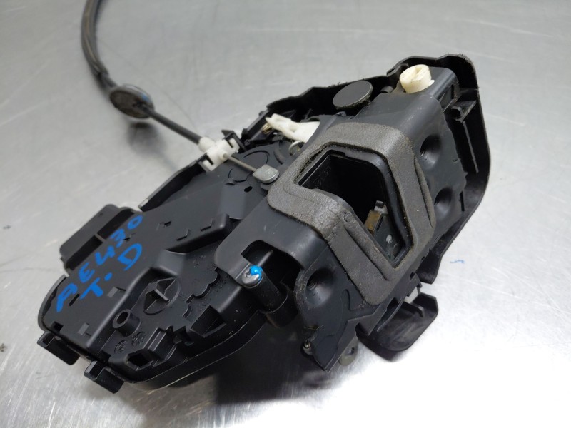 Recambio de cerradura puerta trasera derecha para ford kuga i 2.0 tdci referencia OEM IAM   