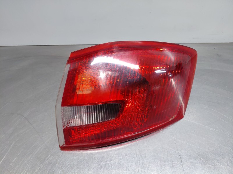 Recambio de piloto trasero derecho para ford kuga i 2.0 tdci referencia OEM IAM   