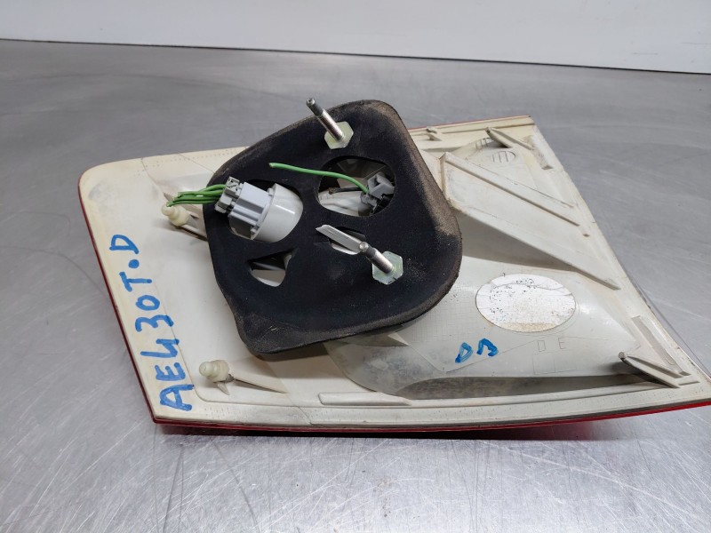 Recambio de piloto trasero derecho para ford kuga i 2.0 tdci referencia OEM IAM   