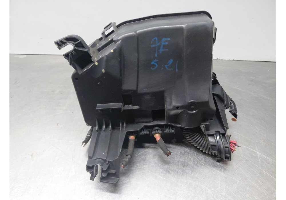 Recambio de caja reles / fusibles para mercedes-benz clase a (w177) a 180 (177.084) referencia OEM IAM   