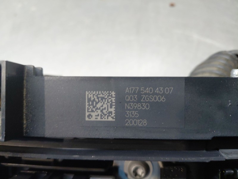 Recambio de caja reles / fusibles para mercedes-benz clase a (w177) a 180 (177.084) referencia OEM IAM   