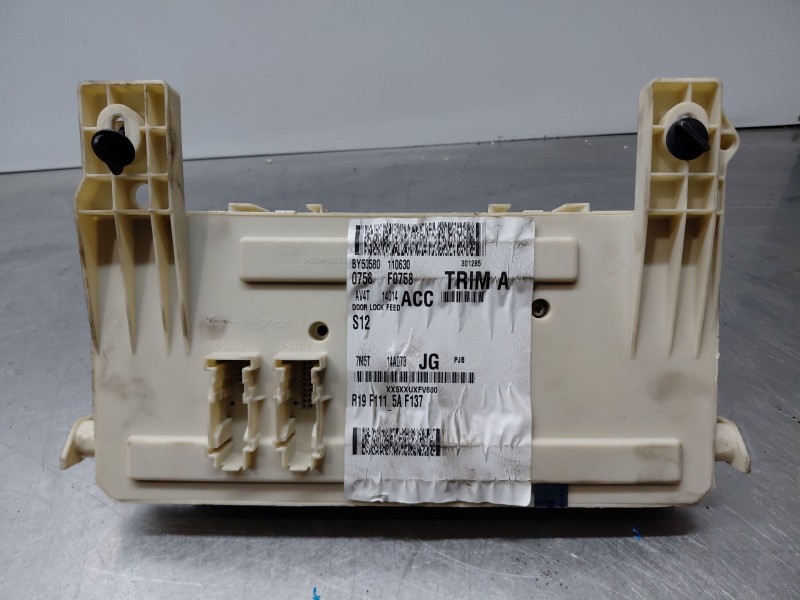 Recambio de caja reles / fusibles para ford kuga i 2.0 tdci referencia OEM IAM 7M5T14A073  