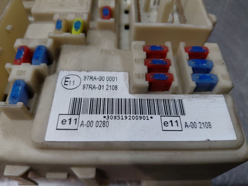 Recambio de caja reles / fusibles para ford kuga i 2.0 tdci referencia OEM IAM 7M5T14A073  