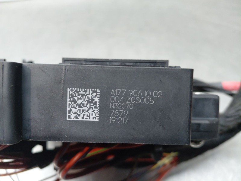 Recambio de caja reles / fusibles para mercedes-benz clase a (w177) a 180 (177.084) referencia OEM IAM   