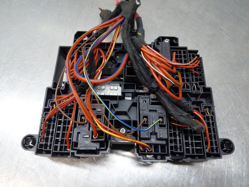 Recambio de caja reles / fusibles para mercedes-benz clase a (w177) a 180 (177.084) referencia OEM IAM   