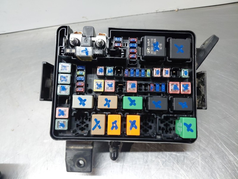 Recambio de caja reles / fusibles para hyundai bayon hybrid referencia OEM IAM   
