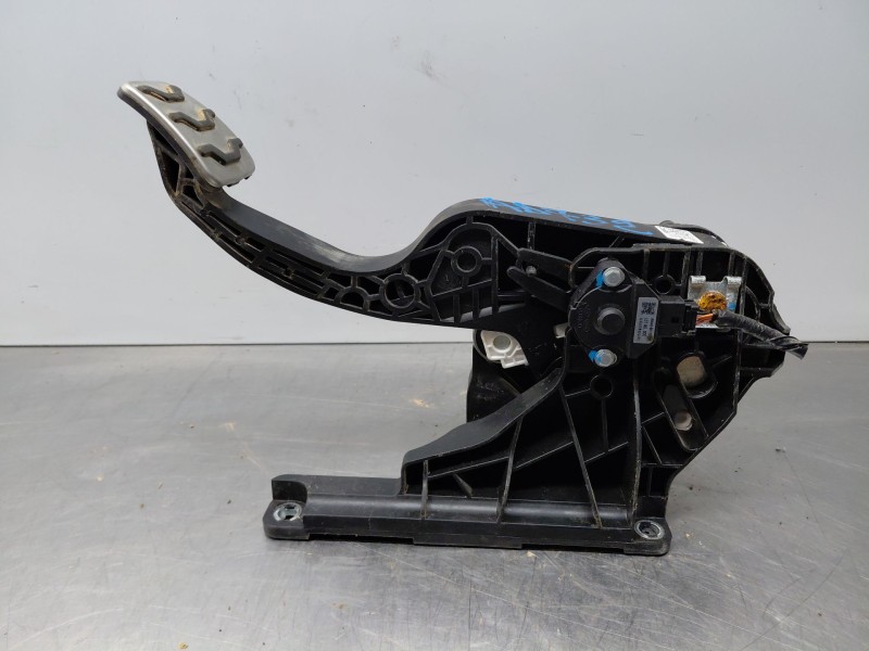 Recambio de pedal embrague para hyundai bayon hybrid referencia OEM IAM   