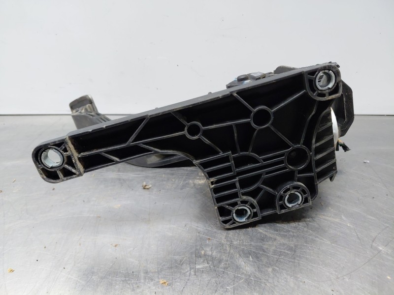 Recambio de pedal embrague para hyundai bayon hybrid referencia OEM IAM   