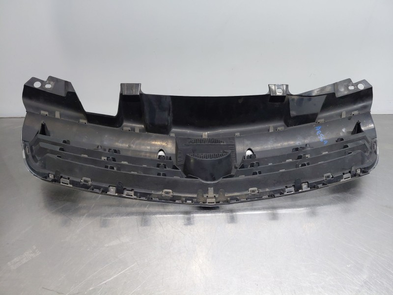 Recambio de rejilla delantera para opel zafira / zafira family b (a05) 1.9 cdti (m75) referencia OEM IAM   