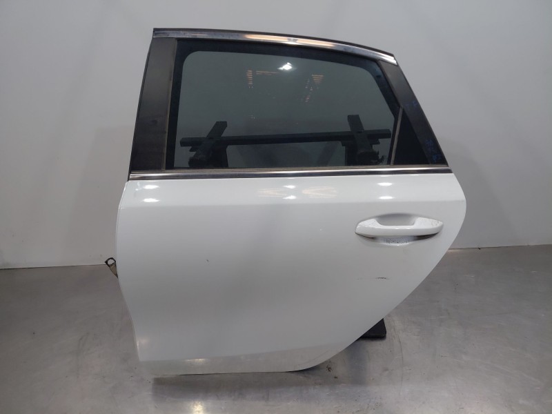 Recambio de puerta trasera izquierda para kia ceed drive referencia OEM IAM 77003J7000  